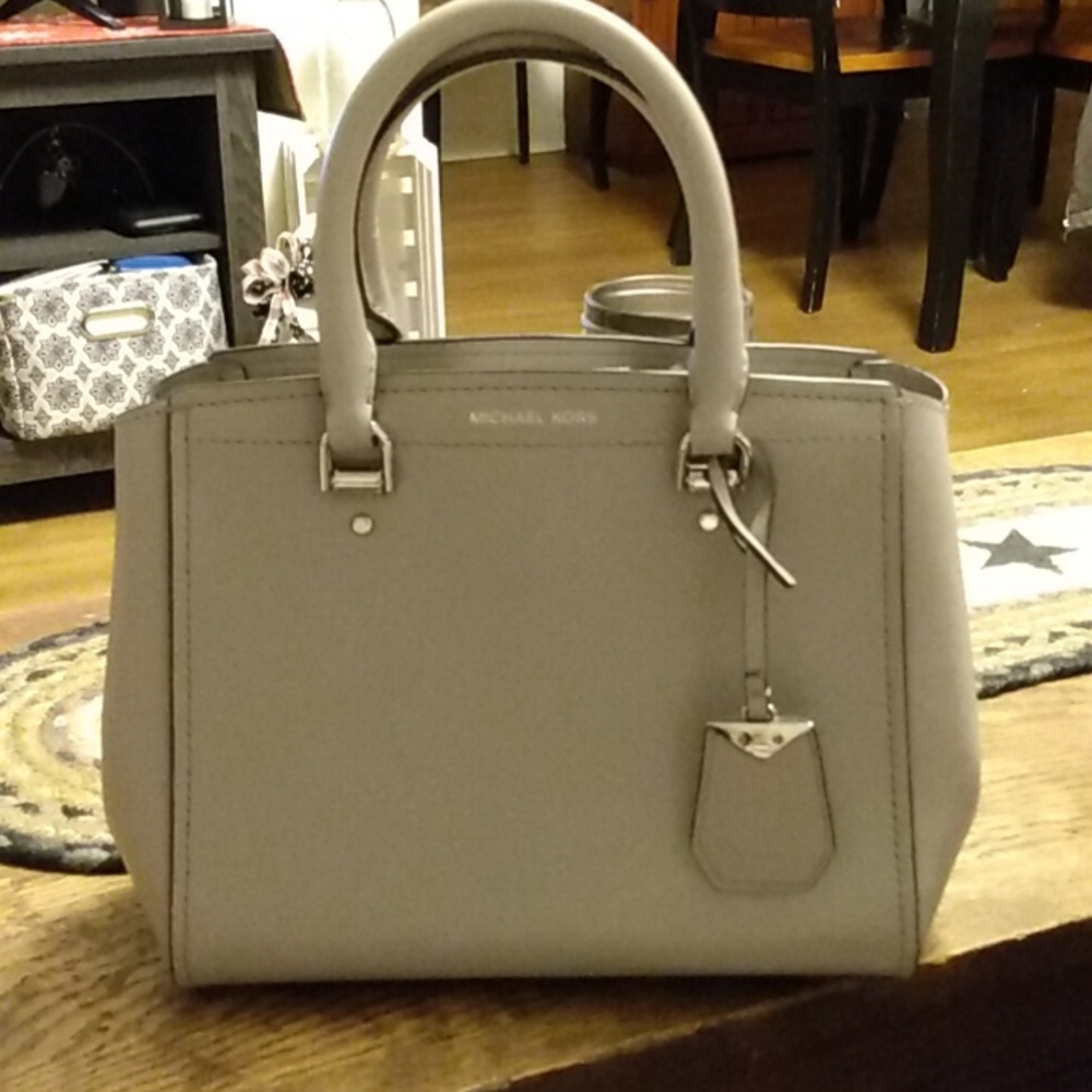 Michael Kors Benning MD Messenger Leather Gray